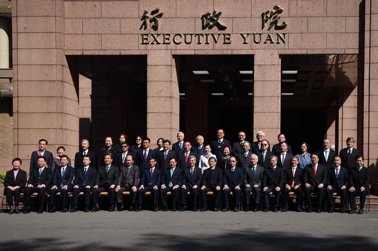 陳建仁所率內閣於今日院會後合影。林林攝