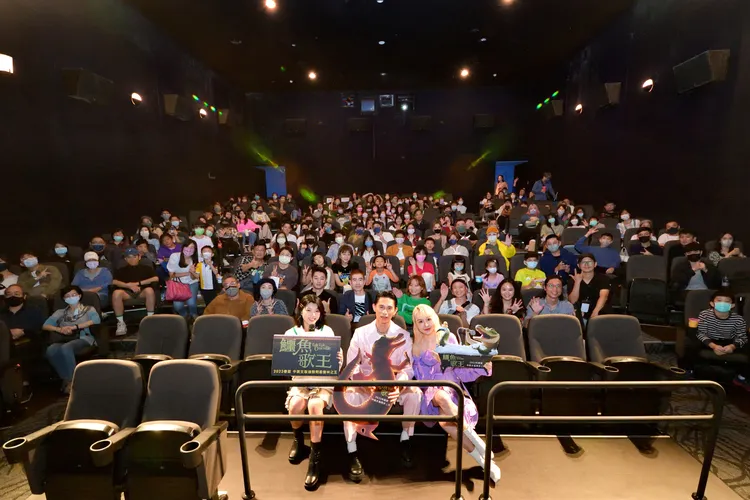《鱷魚歌王》今在台北舉辦首映。索尼影業提供