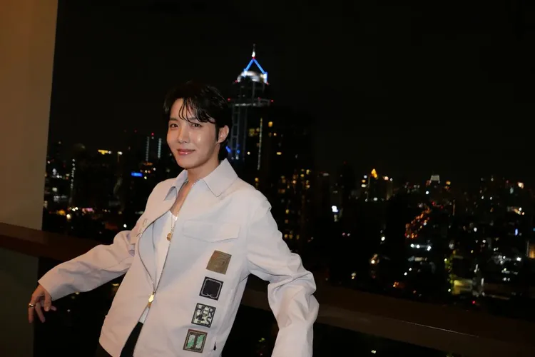 舒淇的短髮照讓粉絲第一眼以為是韓國天團「防彈少年團」成員J-hope。翻攝uarmyhope IG