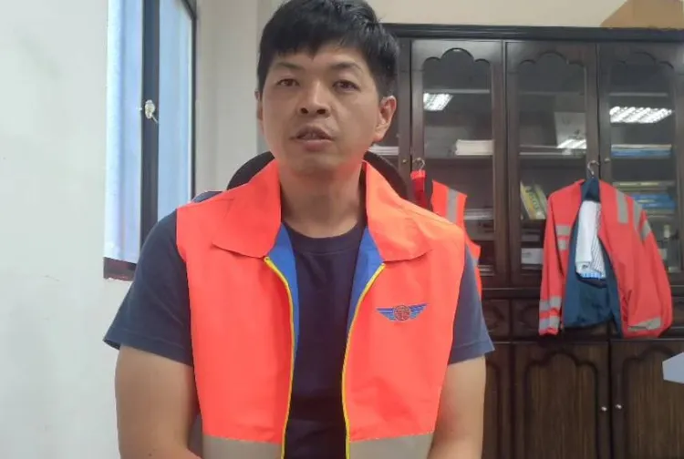 谷關工務段長張裕閔表示，中橫便道止開放大梨山居民及實際在梨山工作的民眾有編號通行。李陳信得攝