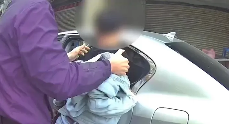 李男酒駕肇逃被抓。讀者提供