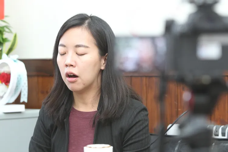 談及私密影片遭外流時開始哽咽起來，她說這事件讓她心裡很痛。張喆喜攝