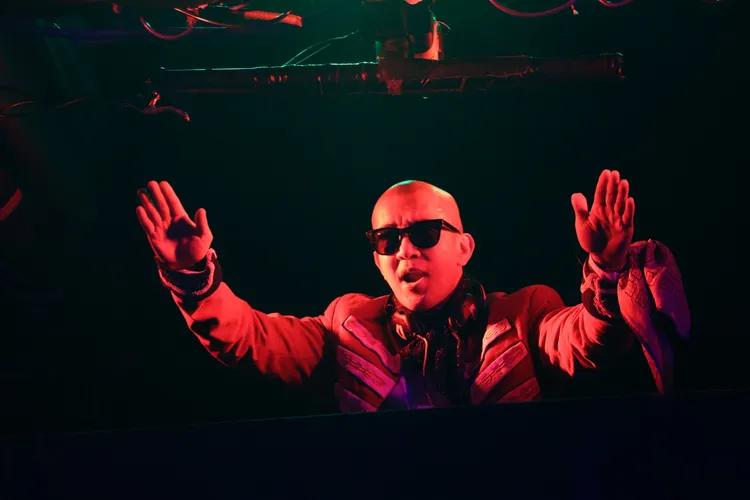 具俊曄開心在台北小巨蛋演出。鄭孟晃攝