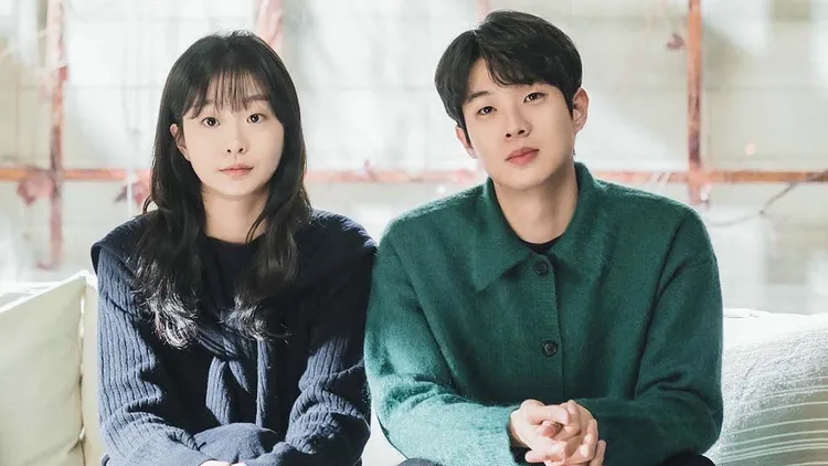 崔宇植(右)和金多美因合拍韓劇《那年，我們的夏天》很有CP感。