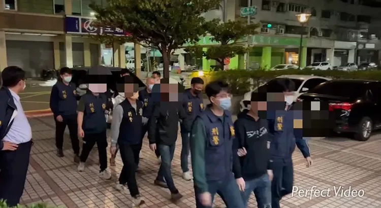 警方在24小時內逮捕6名嫌犯，並持續清查追緝其餘涉案共犯。讀者提供