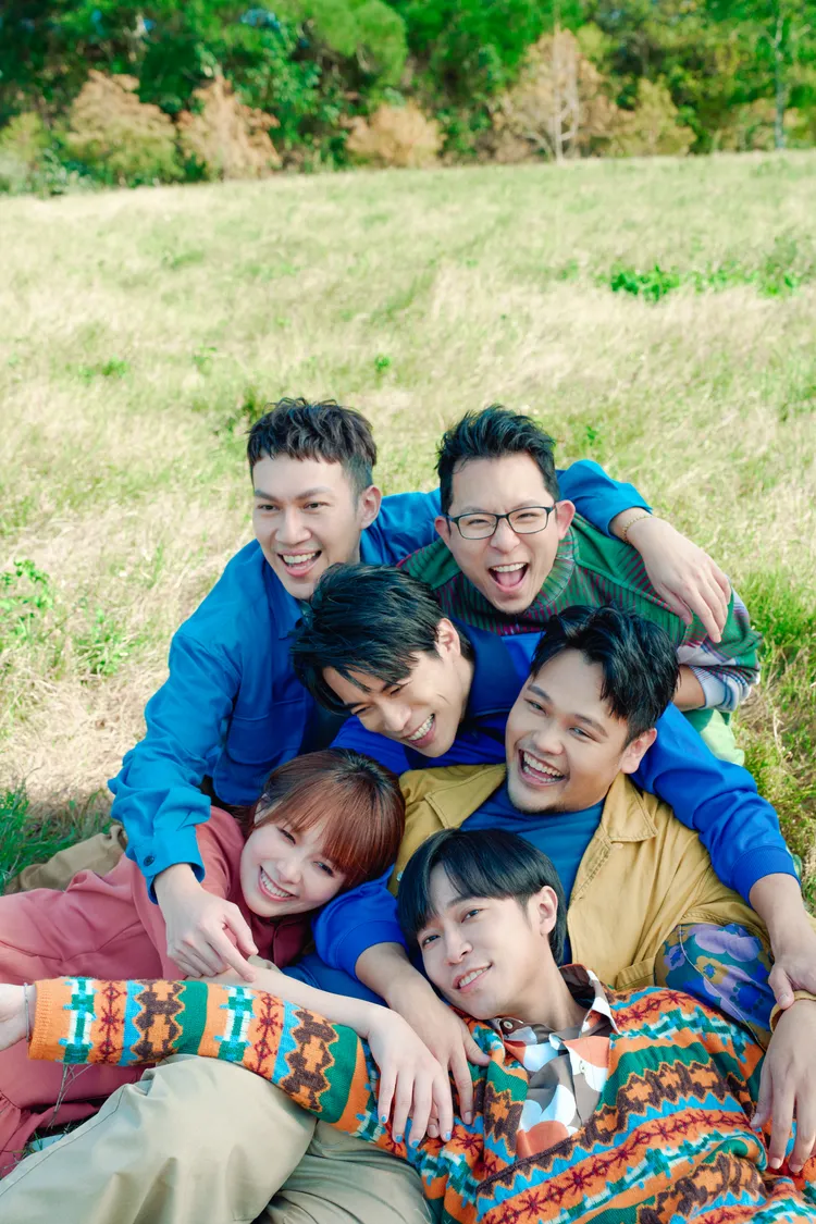 魚丁糸樂團到苗栗秘境拍復刻專輯視覺。環球提供