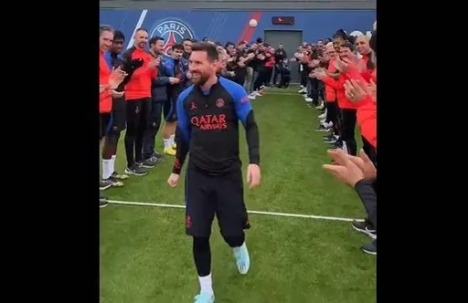 世界盃冠軍的待遇!梅西歸隊大巴黎全隊竟這麼做歡迎他 穆巴佩卻神隱了