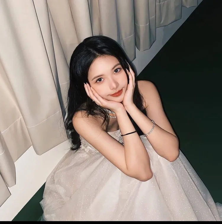 蔡中泠仙氣十足。翻攝蔡中泠IG
