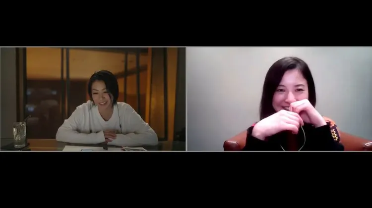 吉高由里子（右）昨參加直播祝福宇多田光。翻攝bilibili