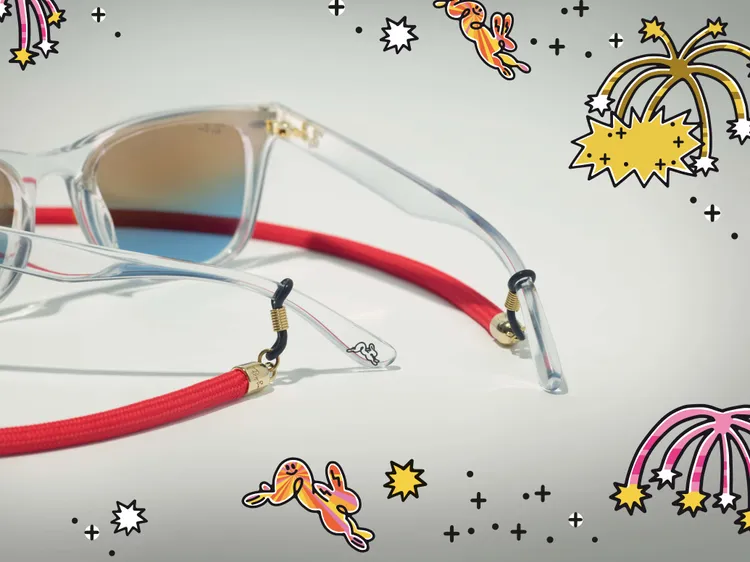 鏡腳處暗藏可愛的兔子圖樣。品牌提供