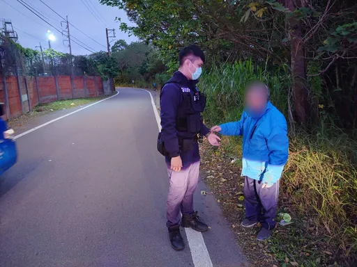 想家了!安養院老翁思親落跑迷途 平鎮警地毯搜索找到人