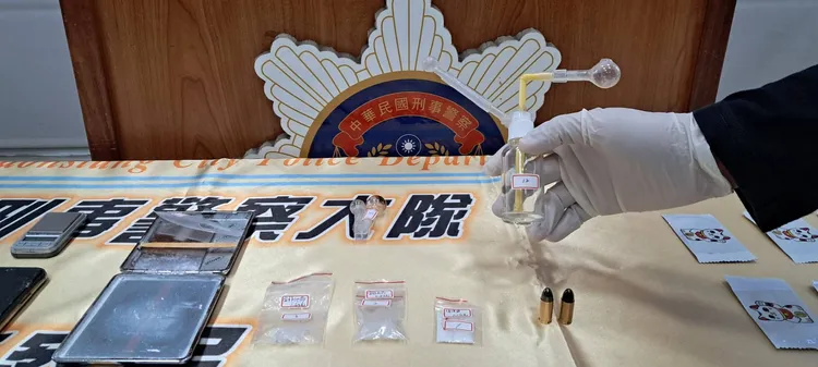 警方自莊嫌車上與住處起出毒品、子彈等違禁物。讀者提供