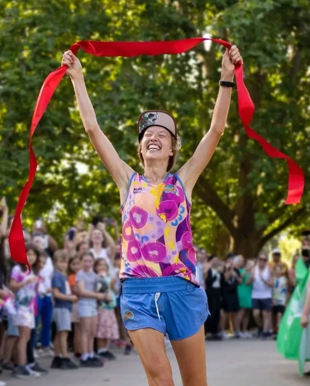 莫瑞巴列特16日完成挑戰。翻攝IG/tip_to_toe_2022