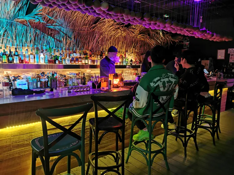 位在台北信義區的高空酒吧。陸運鋒攝