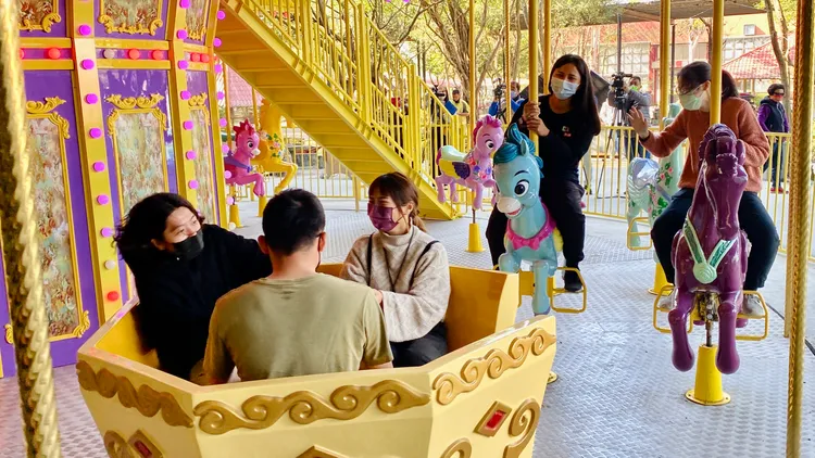 旋轉飛馬。王志弘攝