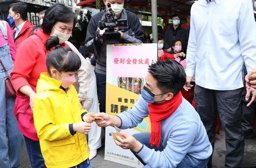 初二撞場柯文哲拚人氣? 蔣萬安笑:都是分享祝福