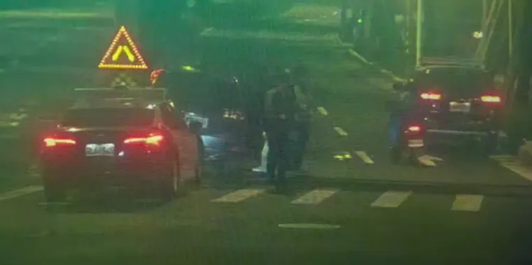 警方到場處理車禍事故。翻攝畫面
