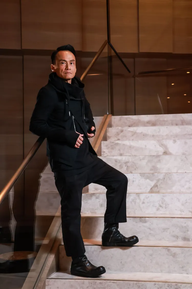 陳以文過往演的警察大多是功能性，這回首次飾演真正辦案的警察。趙世平攝