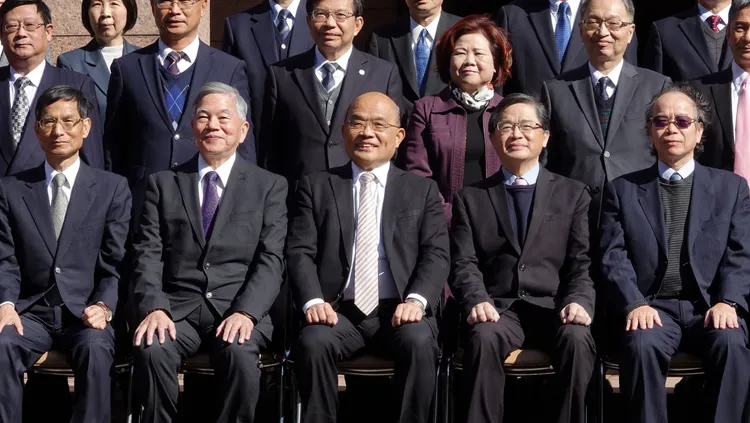 行政院會暨蘇內閣畢業照。莊宗達攝