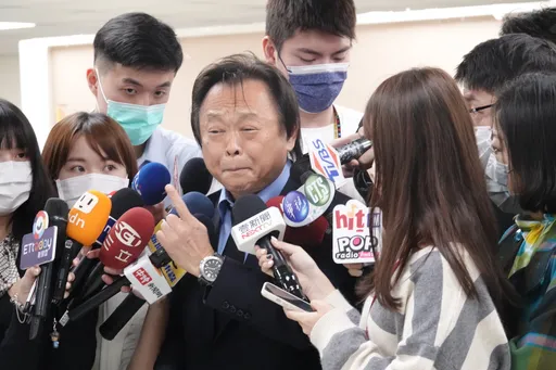 萬安春聯「祝賀萬事平安」 王世堅酸:兔年來了天天萬安警報?