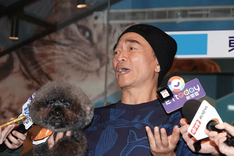 吳宗憲受訪有問必答。陳德興攝