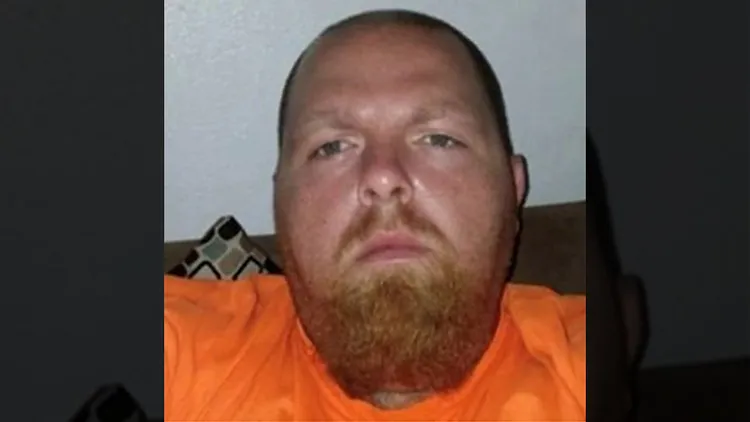 警員考斯隆被控過失殺人遭到逮捕。翻攝自《紐約郵報》