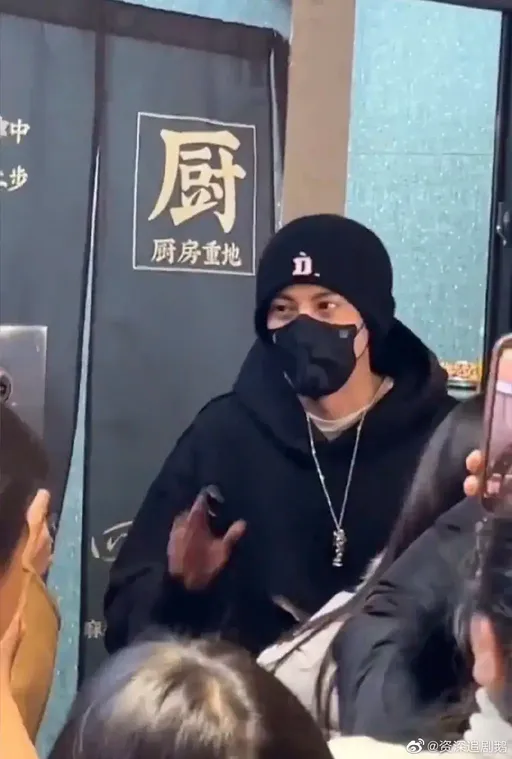 根本是活體印鈔機! 王鶴棣讓這間炸串店老闆爽翻天