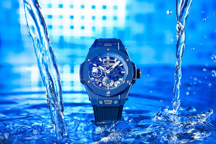 Big Bang Meca-10藍陶瓷10日鍊手動上鍊腕錶，74萬9000元。品牌提供