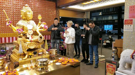 台北最大四面佛金身重達300公斤 24小時不打烊!過年隨到隨拜