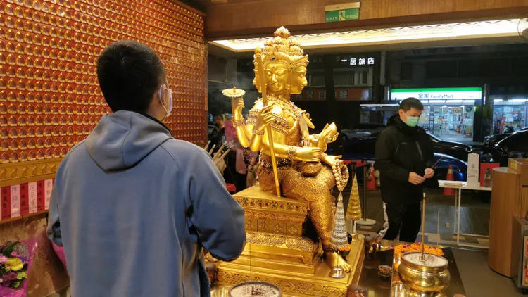 吉祥四面佛參拜順序為事業、感情、財運、健康。