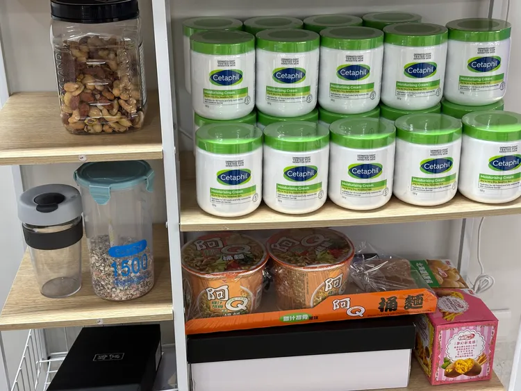 網友看乳霜特價，直接買了2箱回家。翻攝「Costco好市多 商品經驗老實說」臉書