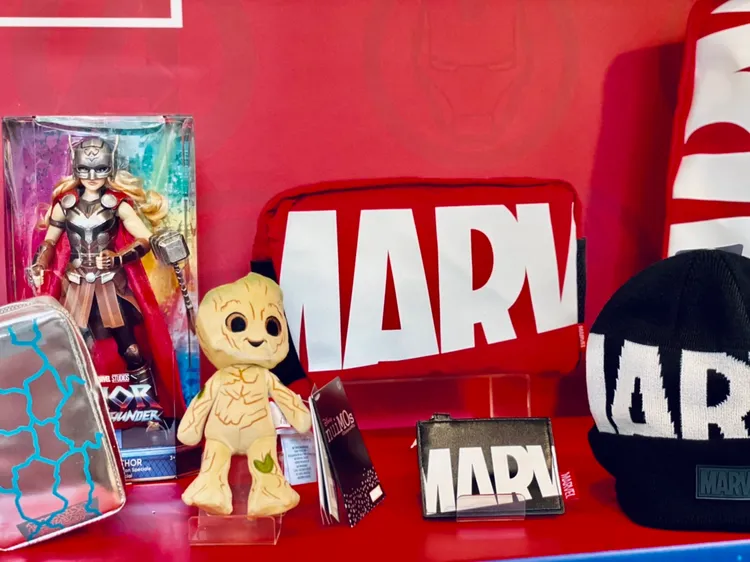 shopDisney也有針對漫威迷推出周邊商品。曾仲葳攝