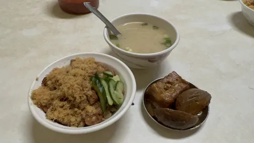 一天只卖4小时 飘香高雄半世纪米糕 X 味增汤只要5元