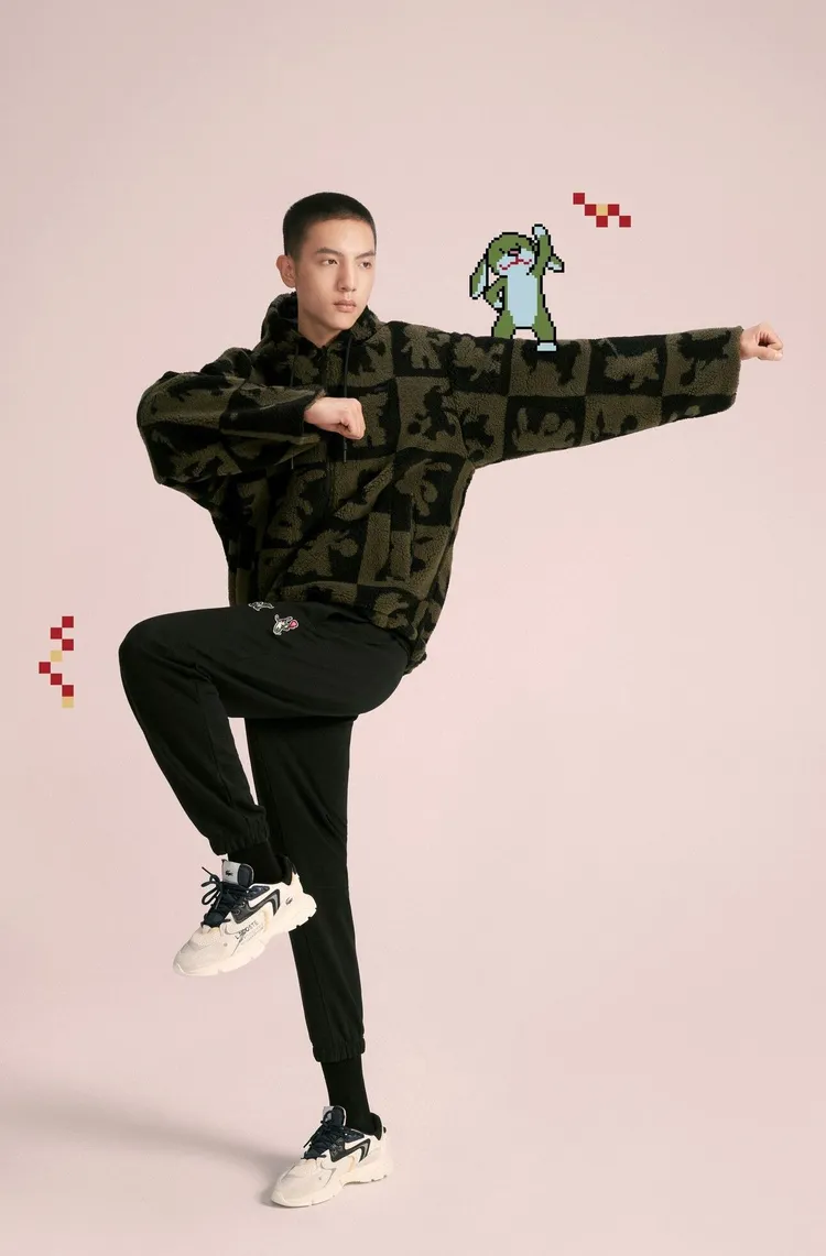 2023兔年新春系列展以趣味的萌兔型鱷組合，營造出動感年輕活力。品牌提供