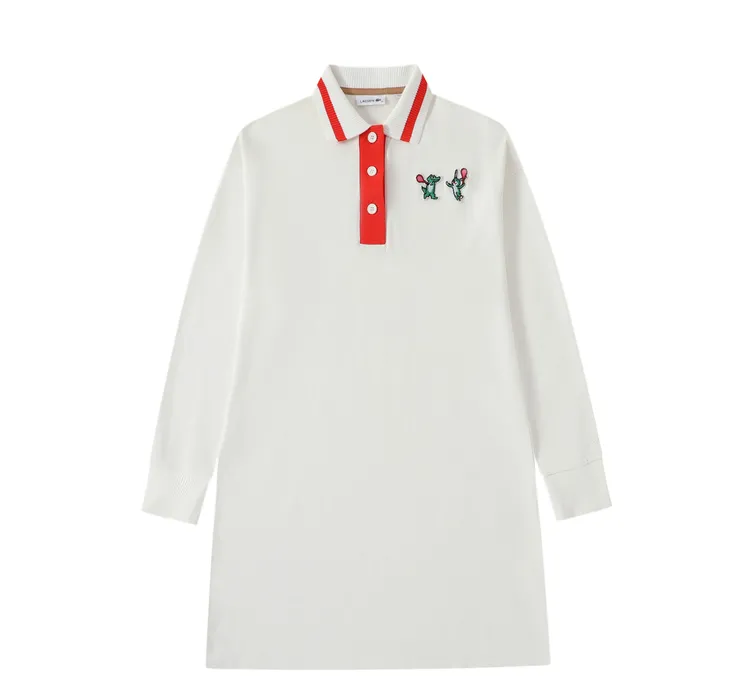 2023兔年新春系列白色Polo連身裙，7480元。品牌提供