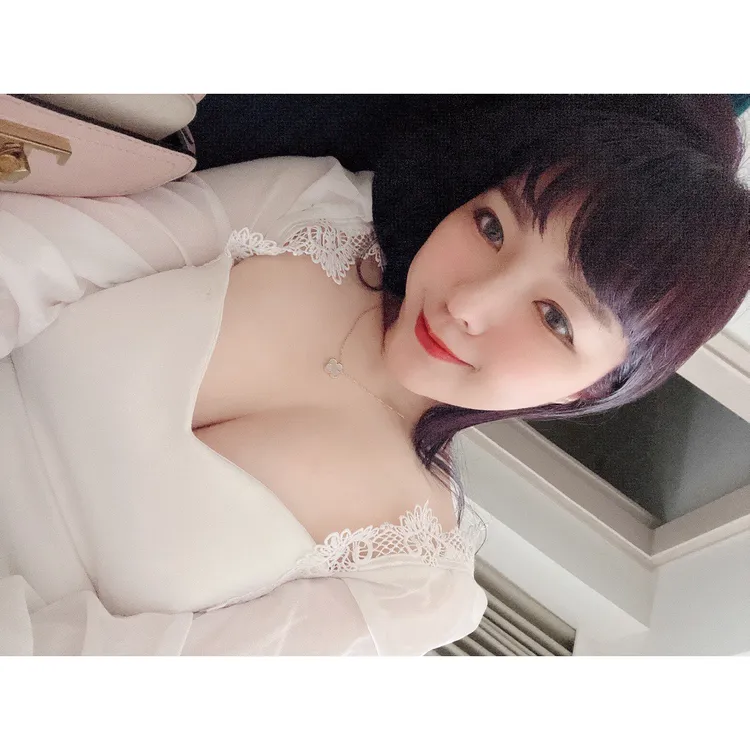 Molly不跑紅白場，不發電子輓聯。Molly提供