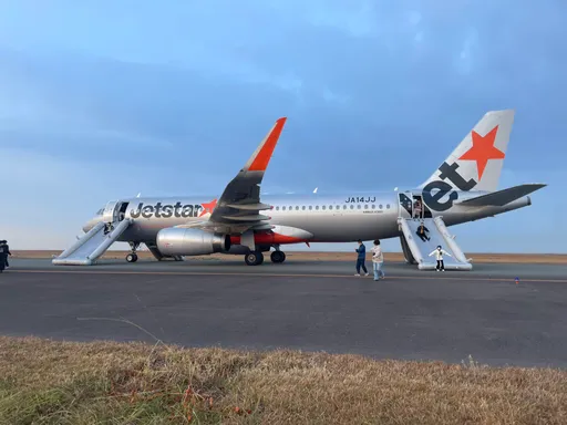 驚傳炸彈威脅!東京飛福岡班機急轉降 136人緊急疏散