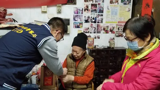 新北打诈队去年阻诈5亿6千万 偕企业关怀弱势加强防诈宣导