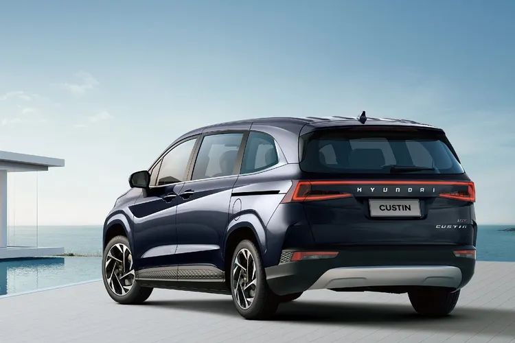 Hyundai Custin國產MPV休旅車，除了在上市前就已接獲1500張訂單之外，於去年11、12月起也陸續掛牌上路285台。原廠照片