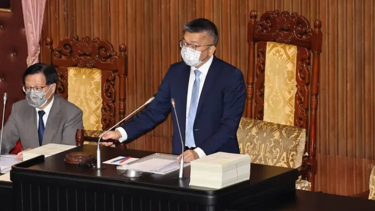 《平均地權條例》部分條文明定不得散播不實資訊，使不動產交易價格受影響，最高可處新台幣5000萬，還可連續處罰。資料畫面