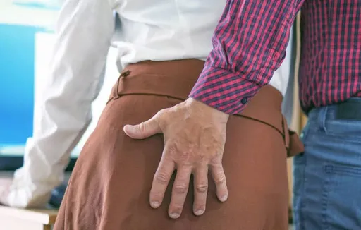 婚前驚見他對弟媳上下其手 隱忍多年夫竟回2個字!妻徹底心寒分居