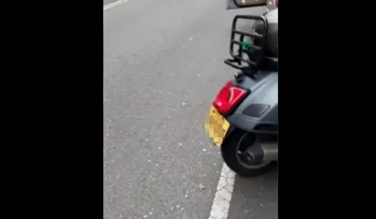 停車格內已經有黃牌重機。翻攝自WoWtchout的YT