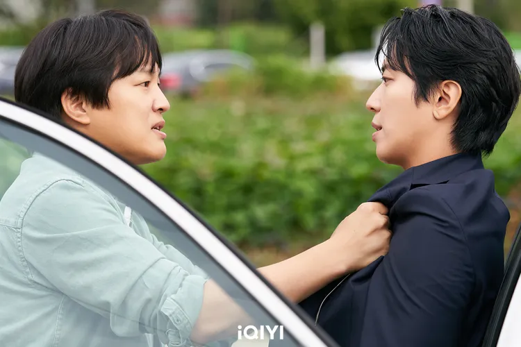 車太鉉（左）、鄭容和劇中原本互看不順眼。愛奇藝國際站提供