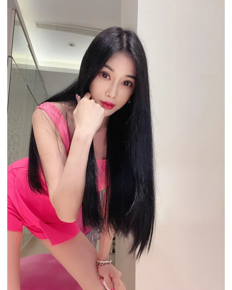 美麗要靠自己。翻攝吳玟萱臉書