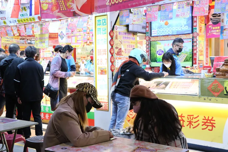 有三家投注站過去曾有開出大樂透或威力彩頭獎的紀錄。示意圖，鄭孟晃攝