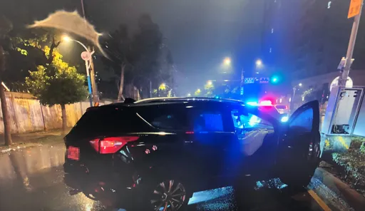 男酒駕失控撞安全島　後車閃避不及衝撞釀2傷