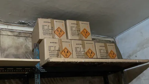 三重香鋪行囤大量爆竹 新北消防開罰最高30萬