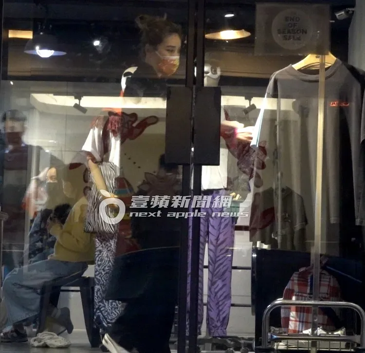 小禎迅速逛完準備離開。特勤中心攝