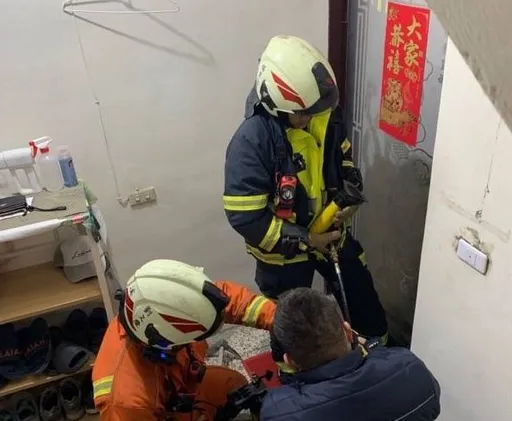 粗心媽倒垃圾把1月大女嬰反鎖屋內 桃園警、消即刻救援