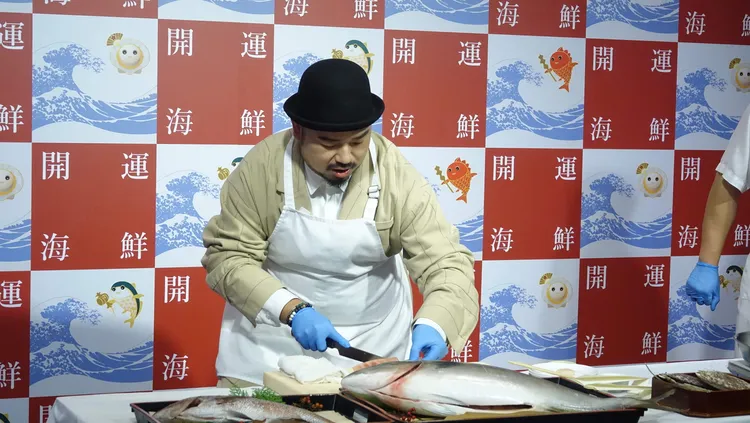 阿達挑戰切鰤魚。張哲鳴攝